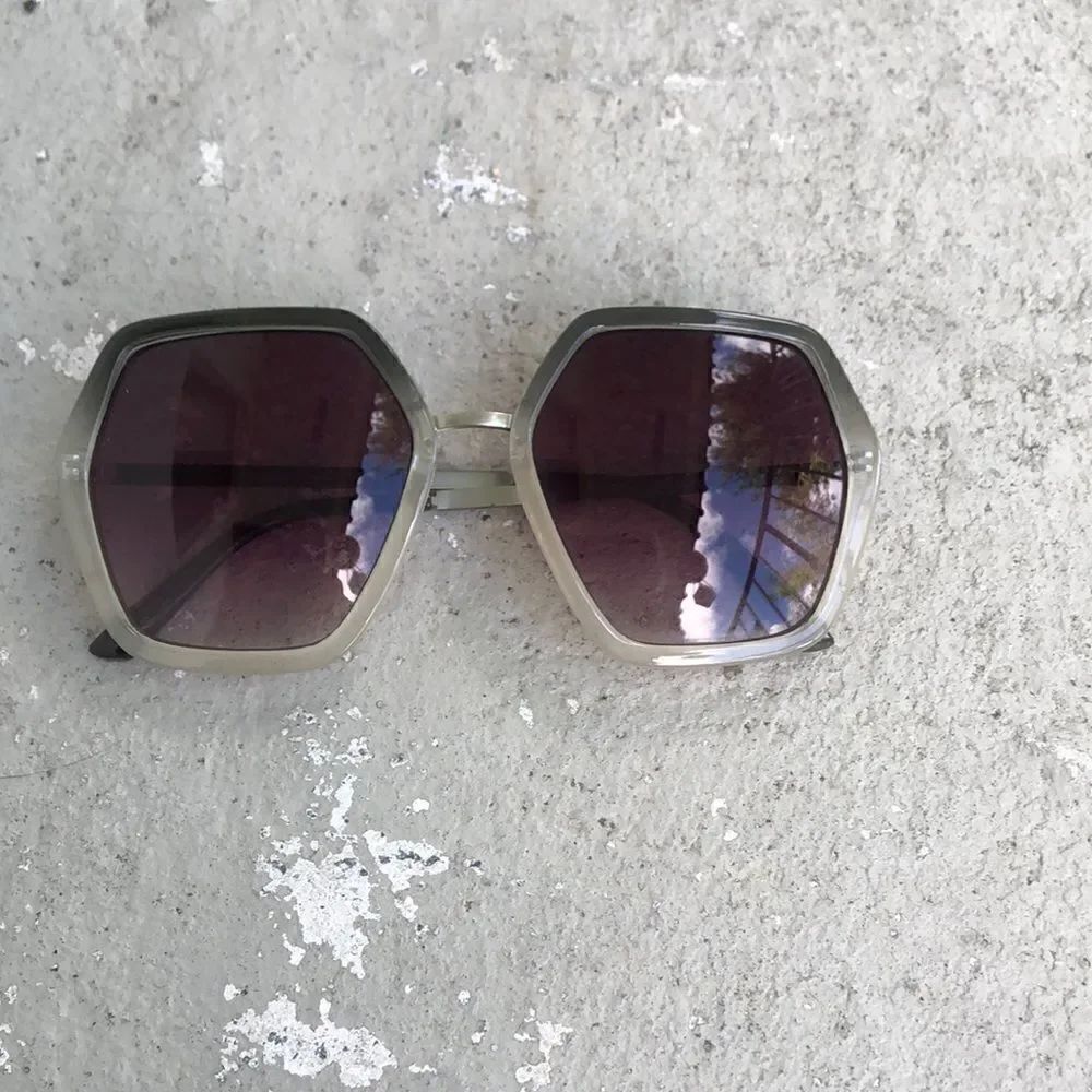 Laundry by Design sunglasses - Picture 1 of 4